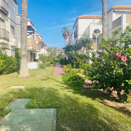 Apartamento Duplex Ático, primera línea de playa Torrox Exterior foto
