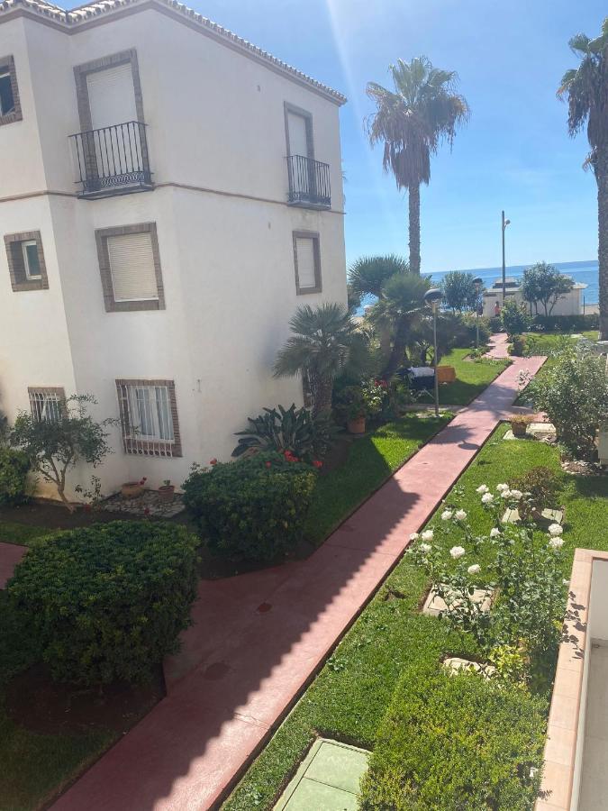 Apartamento Duplex Ático, primera línea de playa Torrox Exterior foto