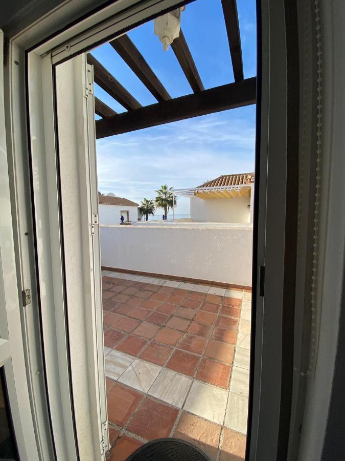 Apartamento Duplex Ático, primera línea de playa Torrox Exterior foto