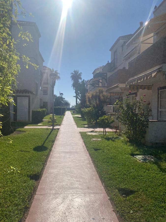 Apartamento Duplex Ático, primera línea de playa Torrox Exterior foto
