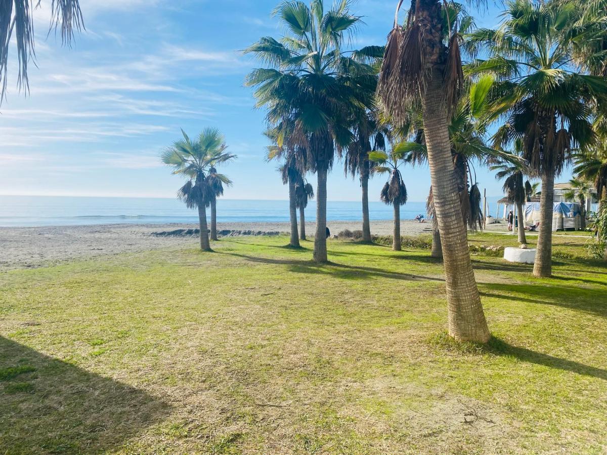 Apartamento Duplex Ático, primera línea de playa Torrox Exterior foto