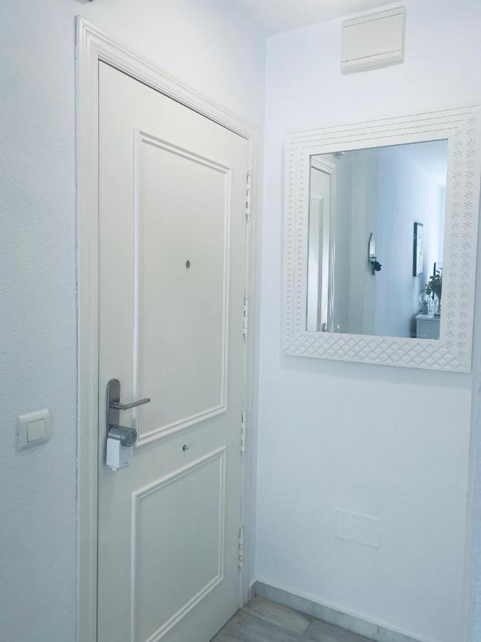 Apartamento Duplex Ático, primera línea de playa Torrox Exterior foto